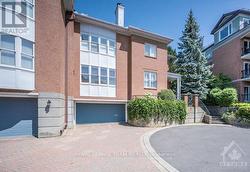 33 DURHAM  Ottawa, ON K1M 2J1