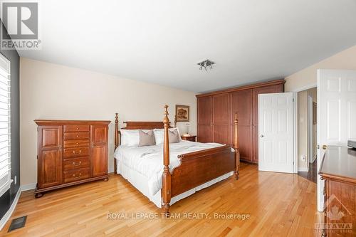 33 Durham, Ottawa, ON - Indoor Photo Showing Bedroom