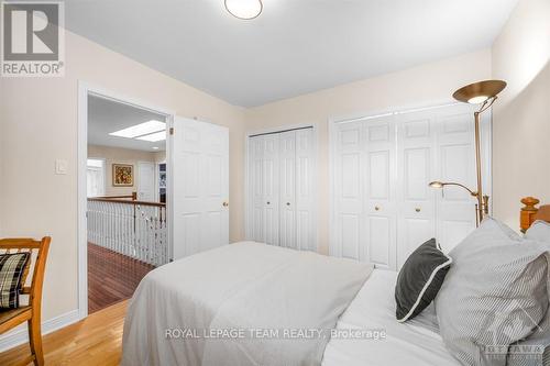 33 Durham, Ottawa, ON - Indoor Photo Showing Bedroom