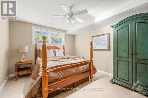 33 Durham, Ottawa, ON - Indoor Photo Showing Bedroom