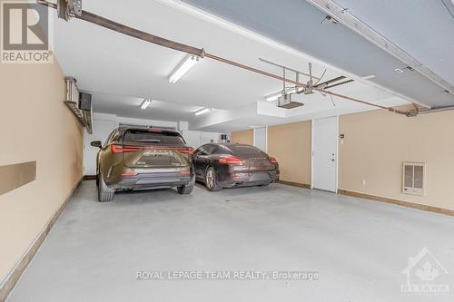 33 Durham, Ottawa, ON - Indoor Photo Showing Garage