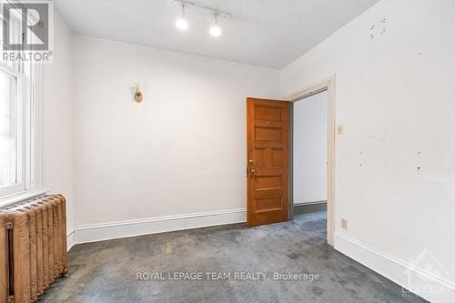 198 Cobourg Street, Ottawa, ON - Indoor Photo Showing Other Room