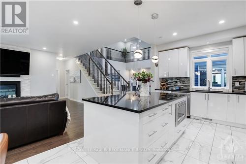 771 Fiddlehead Street, Ottawa, ON - Indoor Photo Showing Kitchen With Upgraded Kitchen