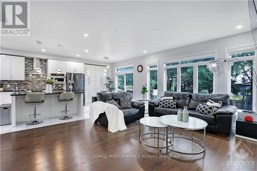 771 Fiddlehead Street, Ottawa, ON - Indoor Photo Showing Living Room