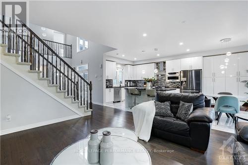 771 Fiddlehead Street, Ottawa, ON - Indoor Photo Showing Living Room