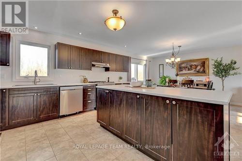 424 Hyndman Road, Edwardsburgh/Cardinal, ON - Indoor Photo Showing Kitchen