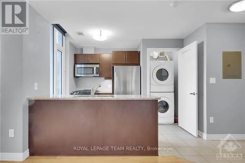 307 - 575 Byron Avenue, Ottawa, ON - Indoor Photo Showing Kitchen