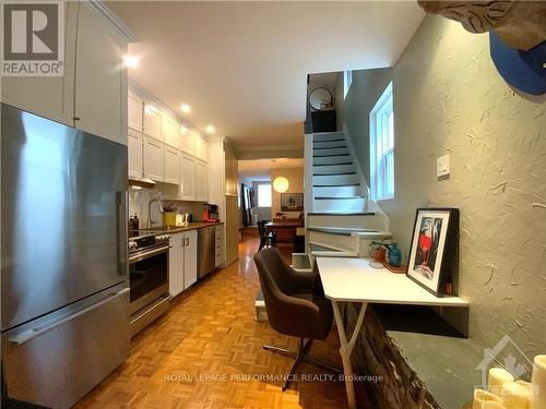 142 St Andrew Street, Ottawa, ON - Indoor Photo Showing Kitchen