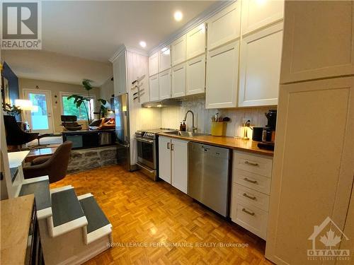 142 St Andrew Street, Ottawa, ON - Indoor Photo Showing Kitchen