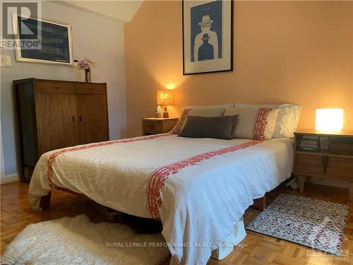 142 St Andrew Street, Ottawa, ON - Indoor Photo Showing Bedroom