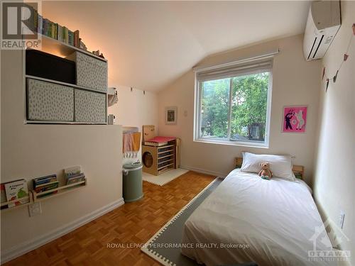 142 St Andrew Street, Ottawa, ON - Indoor Photo Showing Bedroom