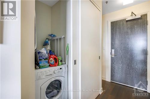 1204 - 428 Sparks Street, Ottawa, ON - Indoor Photo Showing Laundry Room