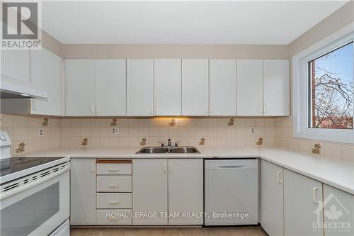 C - 9 Castlebrook Lane, Ottawa, ON - Indoor Photo Showing Kitchen With Double Sink