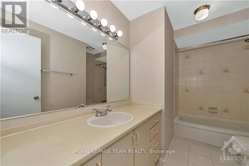 C - 9 Castlebrook Lane, Ottawa, ON - Indoor Photo Showing Bathroom