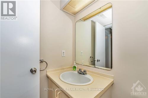 C - 9 Castlebrook Lane, Ottawa, ON - Indoor Photo Showing Bathroom