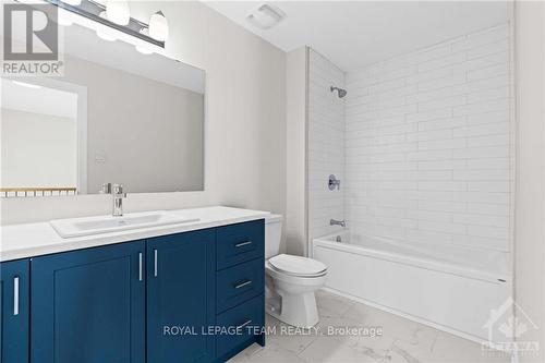 305 Wood Avenue, Smiths Falls, ON - Indoor Photo Showing Bathroom