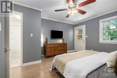 100 Elmsley Street N, Smiths Falls, ON - Indoor Photo Showing Bedroom