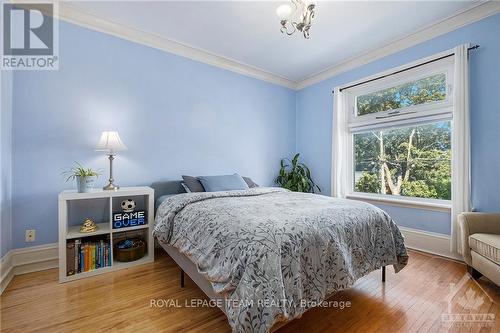 100 Elmsley Street N, Smiths Falls, ON - Indoor Photo Showing Bedroom