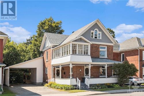 100 Elmsley Street N, Smiths Falls, ON - Outdoor With Facade