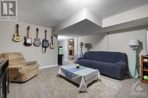 49 Mccallum Drive, Mcnab/Braeside, ON - Indoor Photo Showing Living Room