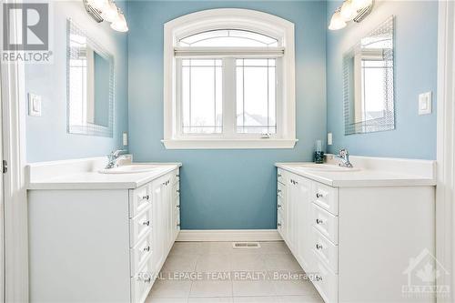 2 Beechgrove Gardens, Ottawa, ON - Indoor Photo Showing Bathroom