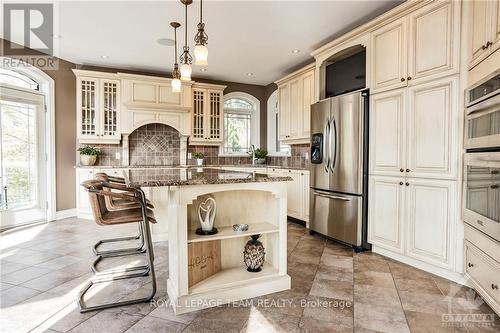 2 Beechgrove Gardens, Ottawa, ON - Indoor Photo Showing Kitchen With Upgraded Kitchen