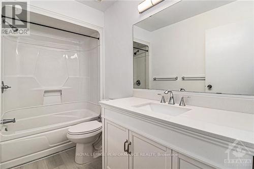 75 Sandwalk, Ottawa, ON - Indoor Photo Showing Bathroom