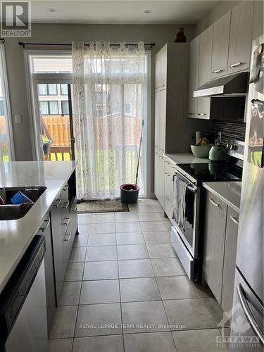 82 Warrior Street, Ottawa, ON - Indoor Photo Showing Kitchen With Double Sink With Upgraded Kitchen