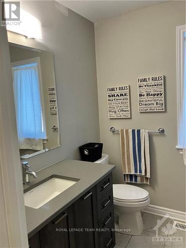 82 Warrior Street, Ottawa, ON - Indoor Photo Showing Bathroom