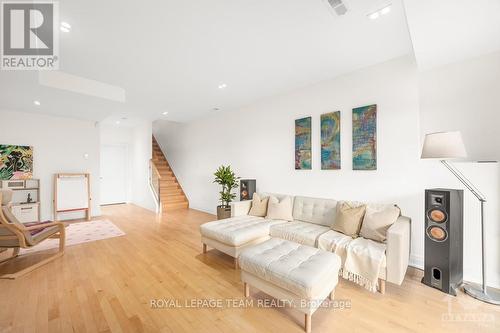 101 Wurtemburg Street, Ottawa, ON - Indoor Photo Showing Living Room