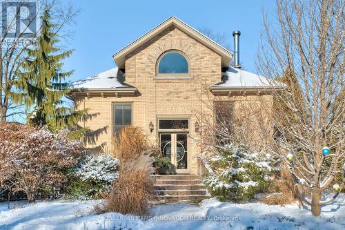 27 Forbes Avenue W, Guelph, ON - Outdoor