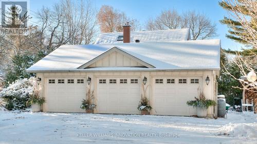 27 Forbes Avenue W, Guelph, ON - Outdoor