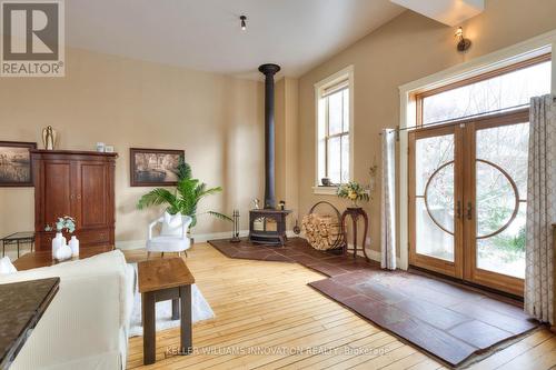 27 Forbes Avenue W, Guelph, ON - Indoor Photo Showing Other Room