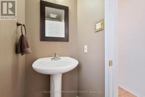 11 Santa Cruz, Ottawa, ON - Indoor Photo Showing Bathroom