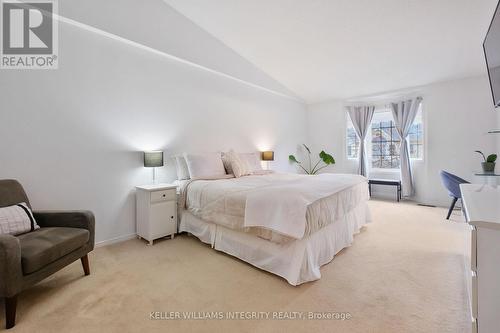 11 Santa Cruz, Ottawa, ON - Indoor Photo Showing Bedroom