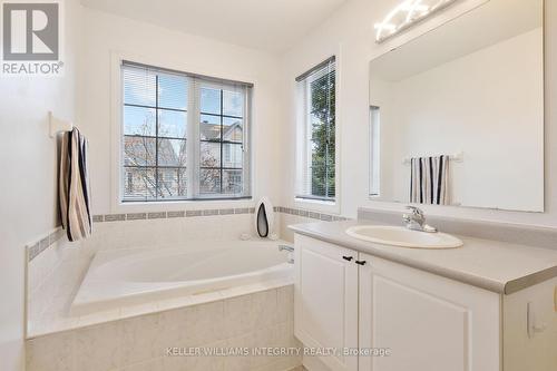 11 Santa Cruz, Ottawa, ON - Indoor Photo Showing Bathroom