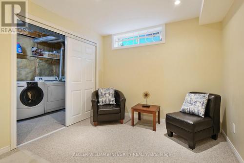 11 Santa Cruz, Ottawa, ON - Indoor Photo Showing Laundry Room