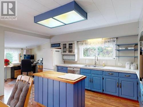 6972 Duncan Street, Powell River, BC - Indoor Photo Showing Kitchen With Double Sink