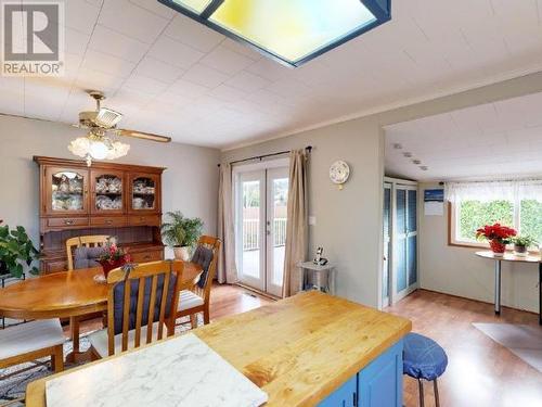 6972 Duncan Street, Powell River, BC - Indoor Photo Showing Dining Room