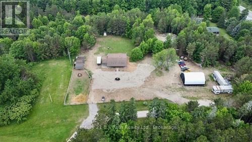 5989 Penetanguishene Road, Springwater, ON - Outdoor