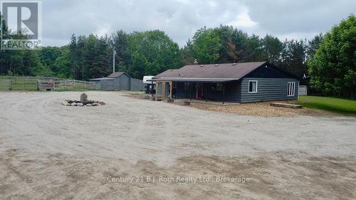 5989 Penetanguishene Road, Springwater, ON - Outdoor