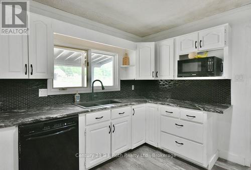 5989 Penetanguishene Road, Springwater, ON - Indoor Photo Showing Kitchen With Double Sink With Upgraded Kitchen