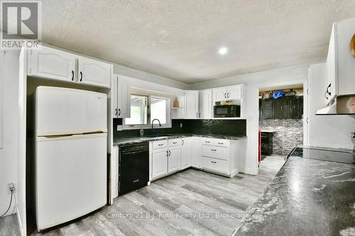 5989 Penetanguishene Road, Springwater, ON - Indoor Photo Showing Kitchen