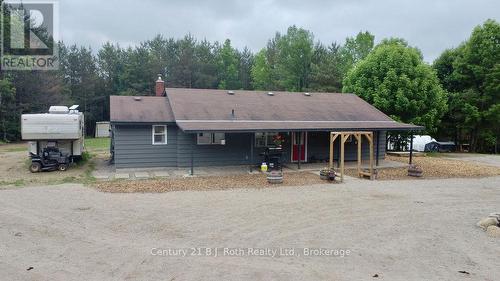 5989 Penetanguishene Road, Springwater, ON - Outdoor