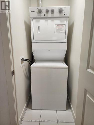 1618 - 4955 Yonge Street, Toronto, ON - Indoor Photo Showing Laundry Room