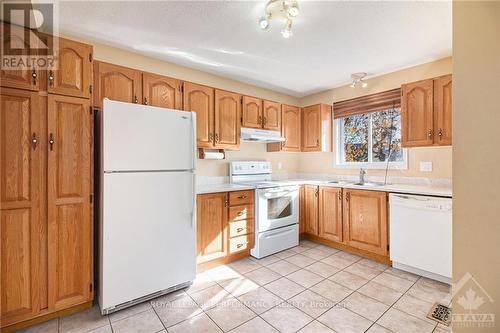 1968 Catherine Street, Clarence-Rockland, ON - Indoor Photo Showing Kitchen