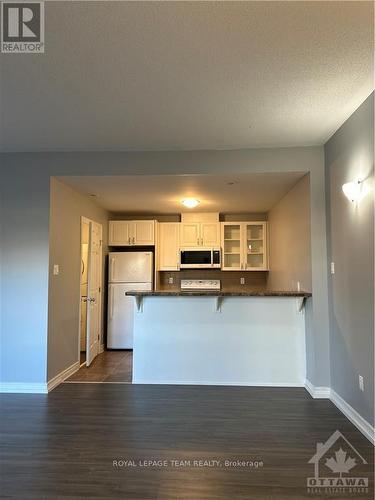 A - 900 White Alder Avenue, Ottawa, ON - Indoor Photo Showing Kitchen