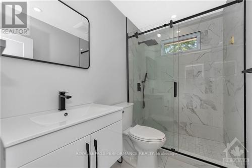 6200 Russell Road, Ottawa, ON - Indoor Photo Showing Bathroom