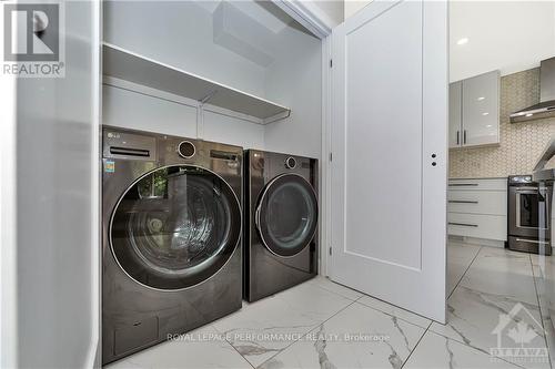 6200 Russell Road, Ottawa, ON - Indoor Photo Showing Laundry Room