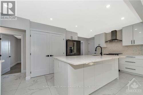 6200 Russell Road, Ottawa, ON - Indoor Photo Showing Kitchen With Upgraded Kitchen